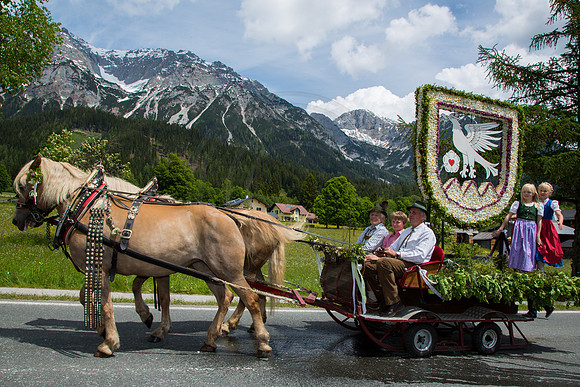 20130609-Frühlingsfest-Figur-Gemeindewappen-Ramsau-5156