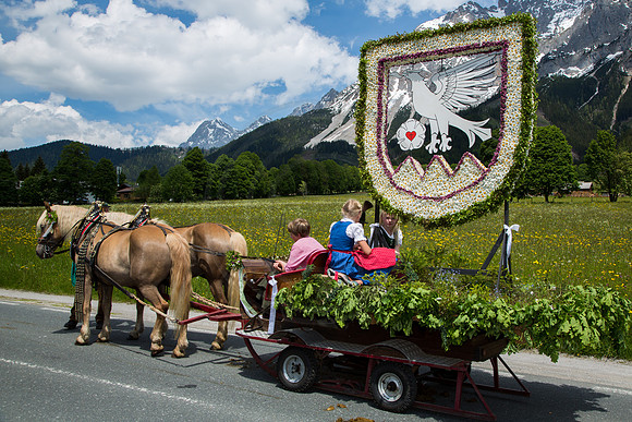 20130609-Frühlingsfest-Figur-Gemeindewappen-Ramsau-5162
