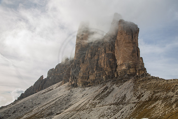 Drei-Zinnen-Rückseite-Lavaredo-Hütte-Anblick-Südwestseite-9518