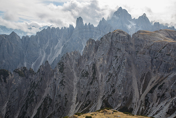 Drei-Zinnen-Rückseite-Auronzo-Hütte-Ausblick-Süd-9525